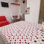 Lidus Gostinjska kuća 3*