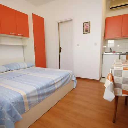 Lidus Gostinjska kuća Makarska