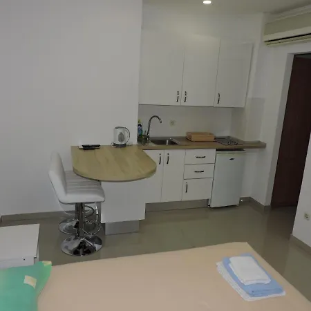 Lidus Gostinjska kuća 3*